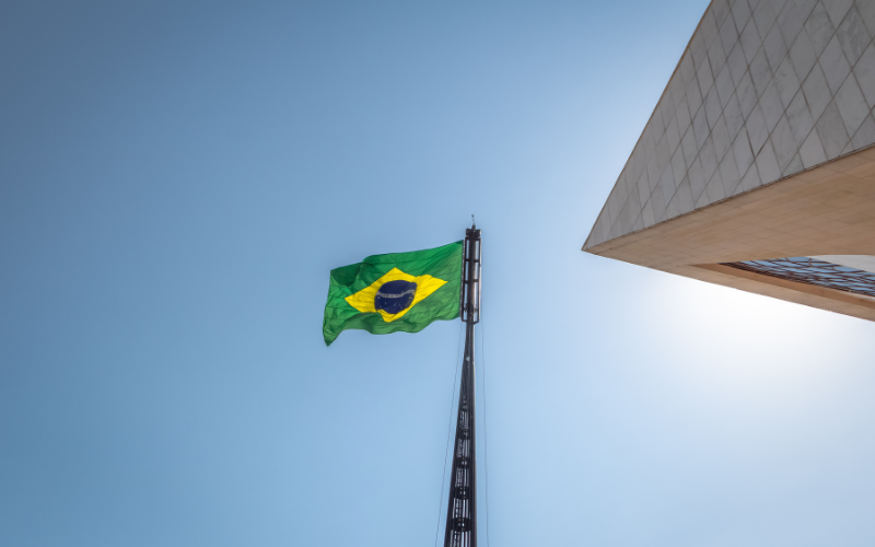 Um esboço de análise das políticas públicas do novo governo Lula