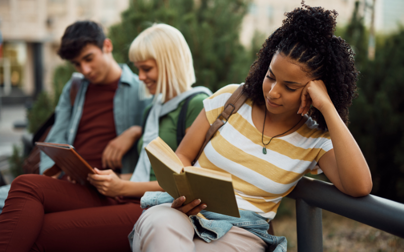 Com o fimdo mês da mulher, a Rio Bravo selecinou as 6 livros inspiradores com temas do universo feminino ou escrito por mulheres.